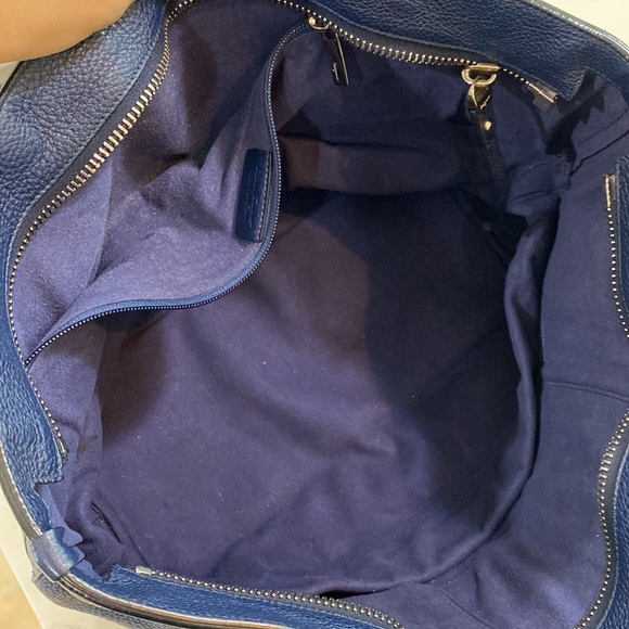 Salvatore Ferragamo expandable pebble leather tote bag - Picture 7 of 11